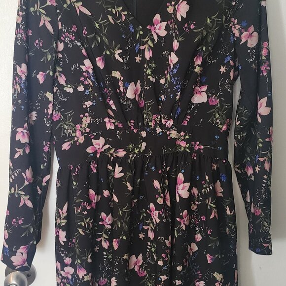 Flower dress with long sleeves - Picture 1 of 9